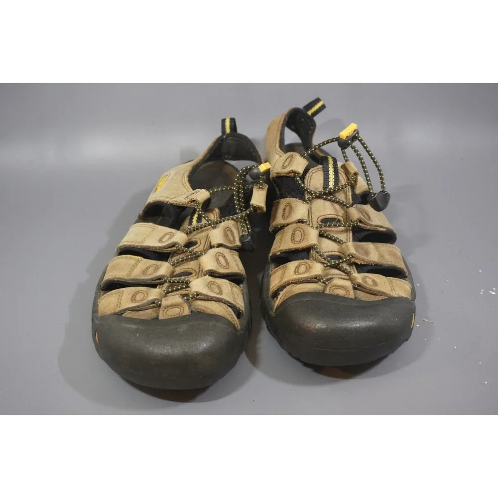 Keen Newport H2 Sandals Mens Sz 9.5 Brown Hiking Closed Toe Waterproof Gorpcore